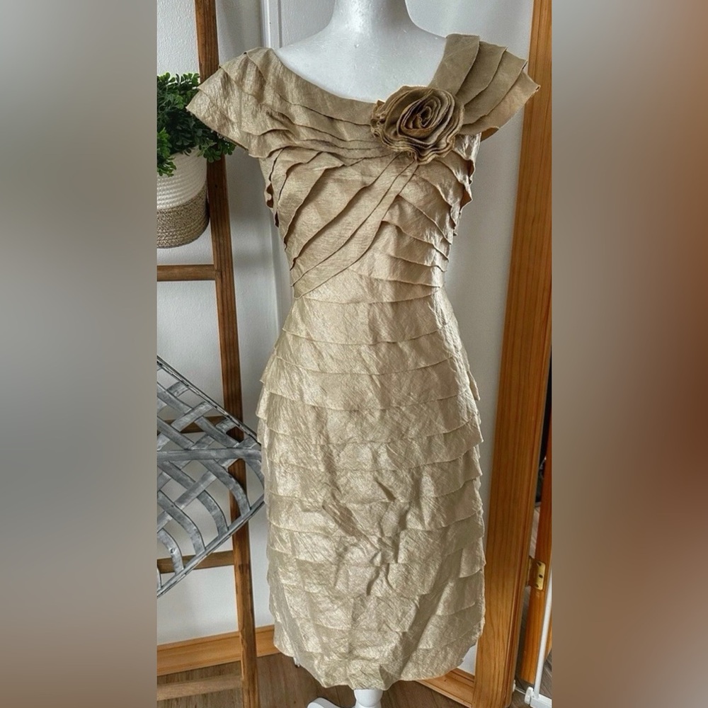 London Times Champagne Gold Layered Cocktail Party Dress Size 12